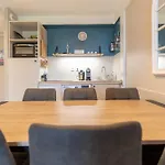 6-Person Flat With Swimming Pool Tennis Court And Car Park 157