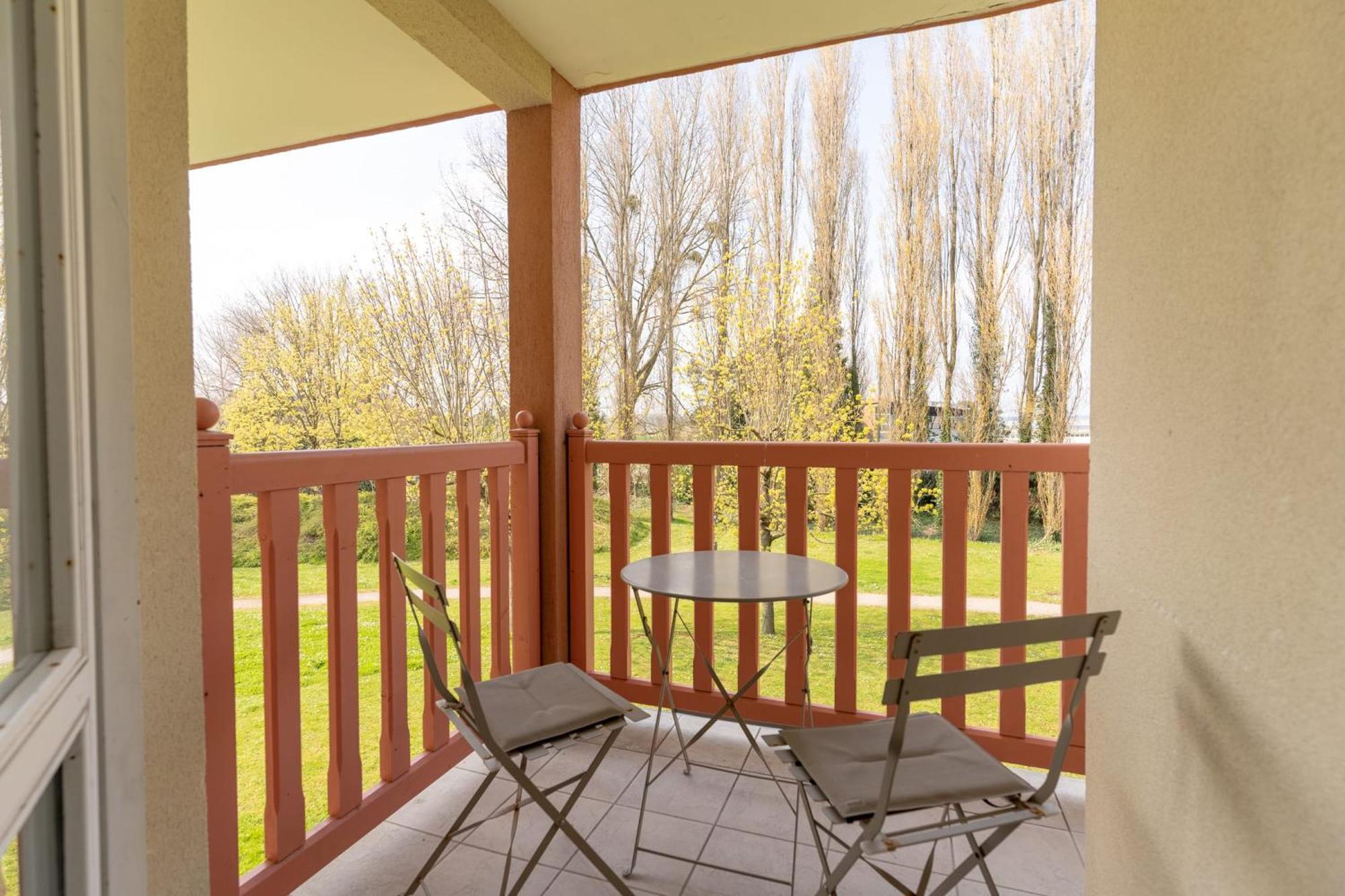 Appartement 6-person Flat With Swimming Pool Tennis Court And Car Park 157 *