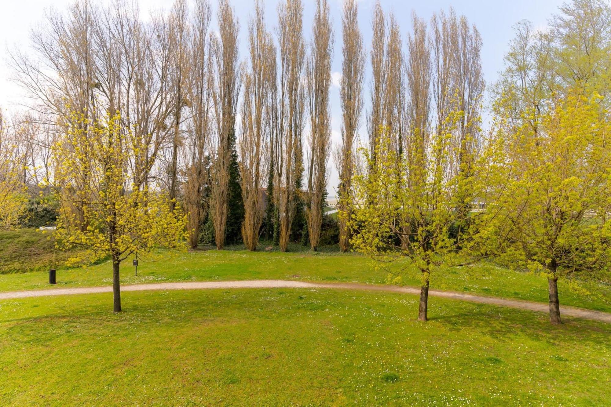 Appartement 6-person Flat With Swimming Pool Tennis Court And Car Park 157